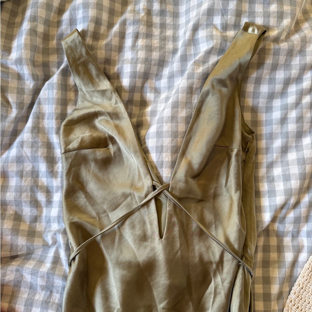 Meshki Elouise Tie Around Satin Midi Dress - Picture 5 of 6